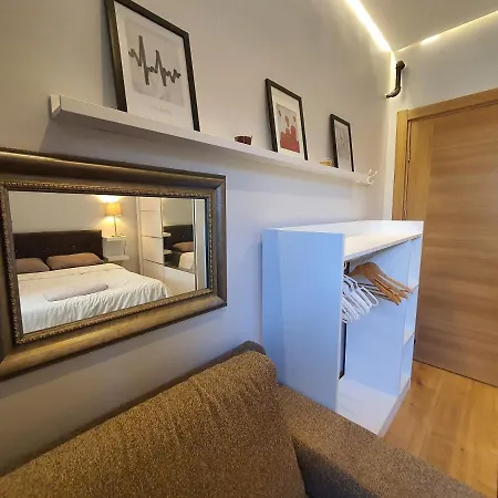 Homestay Deluxe Economic Great Condition Rooms, Central Shared Flat In Taksim Center