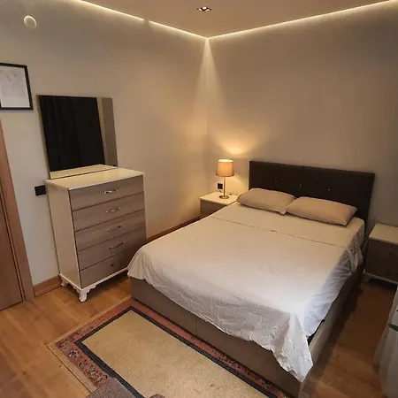 Deluxe Economic Great Condition Rooms, Central Shared Flat In Taksim Center *
