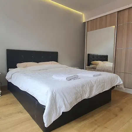 Deluxe Economic Great Condition Rooms, Central Shared Flat In Taksim Center Istanbul