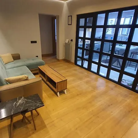 Deluxe Economic Great Condition Rooms, Central Shared Flat In Taksim Center