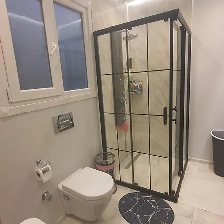 Deluxe Economic Great Condition Rooms, Central Shared Flat In Taksim Center *