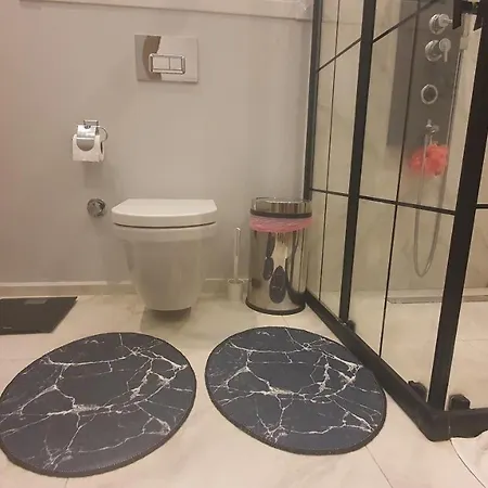 Deluxe Economic Great Condition Rooms, Central Shared Flat In Taksim Center *