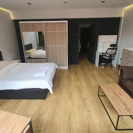 Deluxe Economic Great Condition Rooms, Central Shared Flat In Taksim Center Istanbul