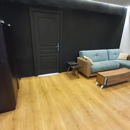 Deluxe Economic Great Condition Rooms, Central Shared Flat In Taksim Center *