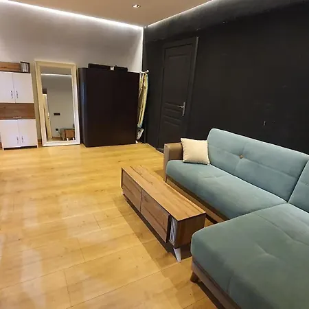 Deluxe Economic Great Condition Rooms, Central Shared Flat In Taksim Center Homestay